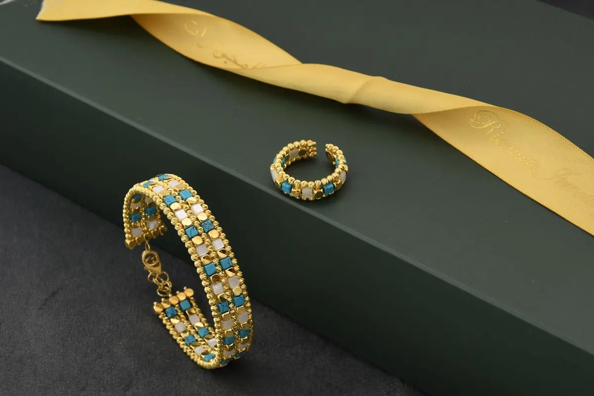 A Year of Silver Jewellery Gifts: Seasonal Ideas for Birthdays, Anniversaries, and Christmas